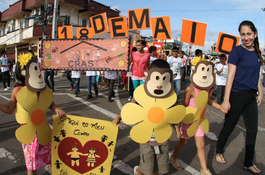 Moradores do município de Coari, vão às ruas nesta quarta-feira (18) protestar contra o abuso sexual de crianças e adolescentes